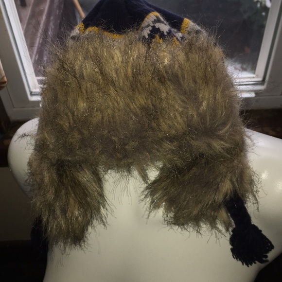 New Rue 21 hat - Picture 2 of 3